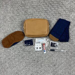 United Airlines BusinessFirst Amenity Kit Set Tan Pouch Socks Mask Pen Mints